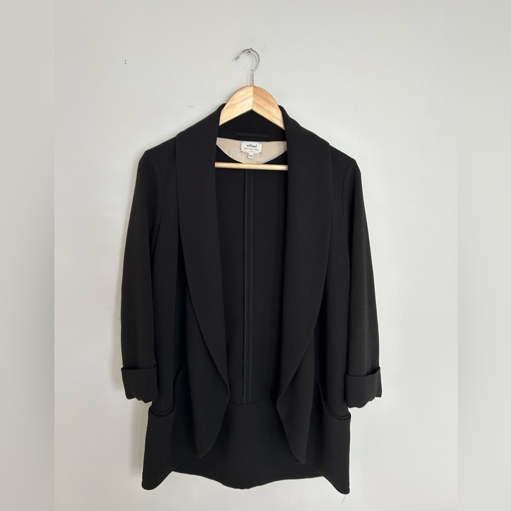 Aritzia Wilfred soft blazer